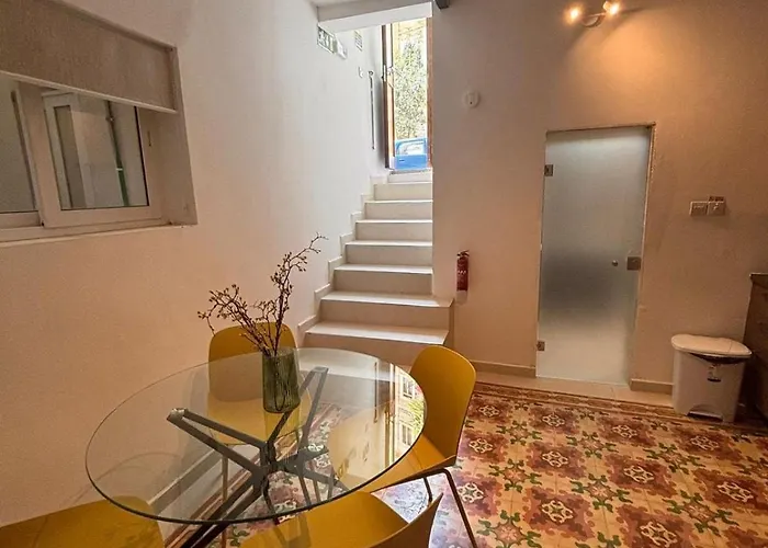 Santa Rita Apartment *